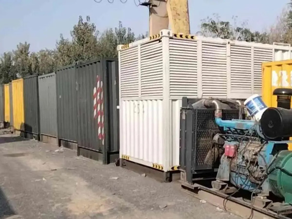 伊犁200KW柴油发电机机组每小时油耗是多少?