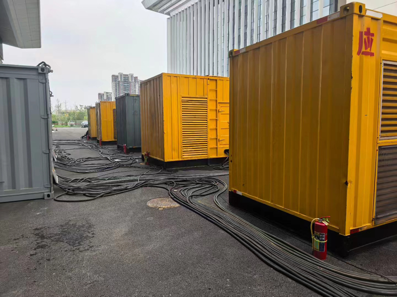 伊犁不同季节柴油发电机组保养有哪些注意事项？